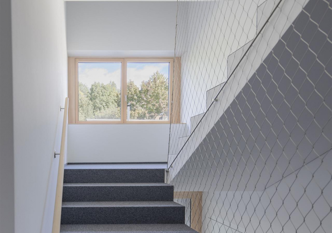 Treppe aus grob geschliffenem Gussasphalt, Treppenbelag Kugelgarn