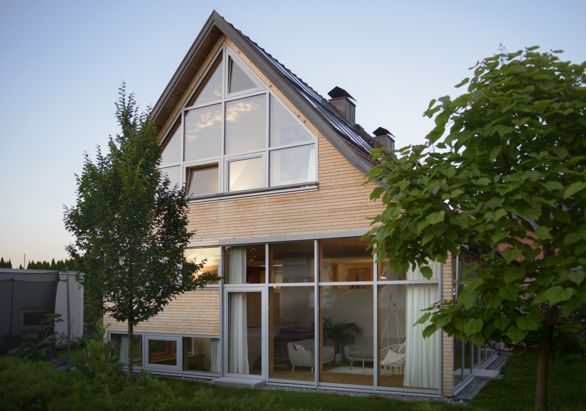 Gartenansicht nach der Sanierung