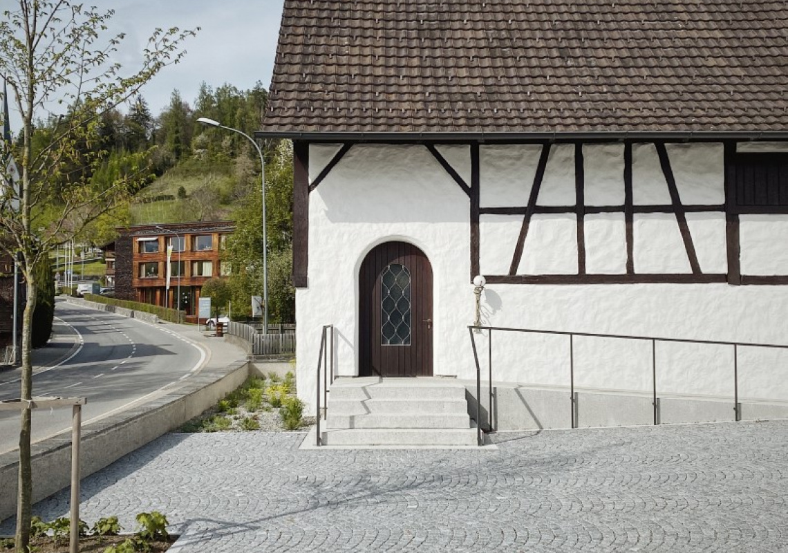 Zugang zum sanierten Pfarrheim