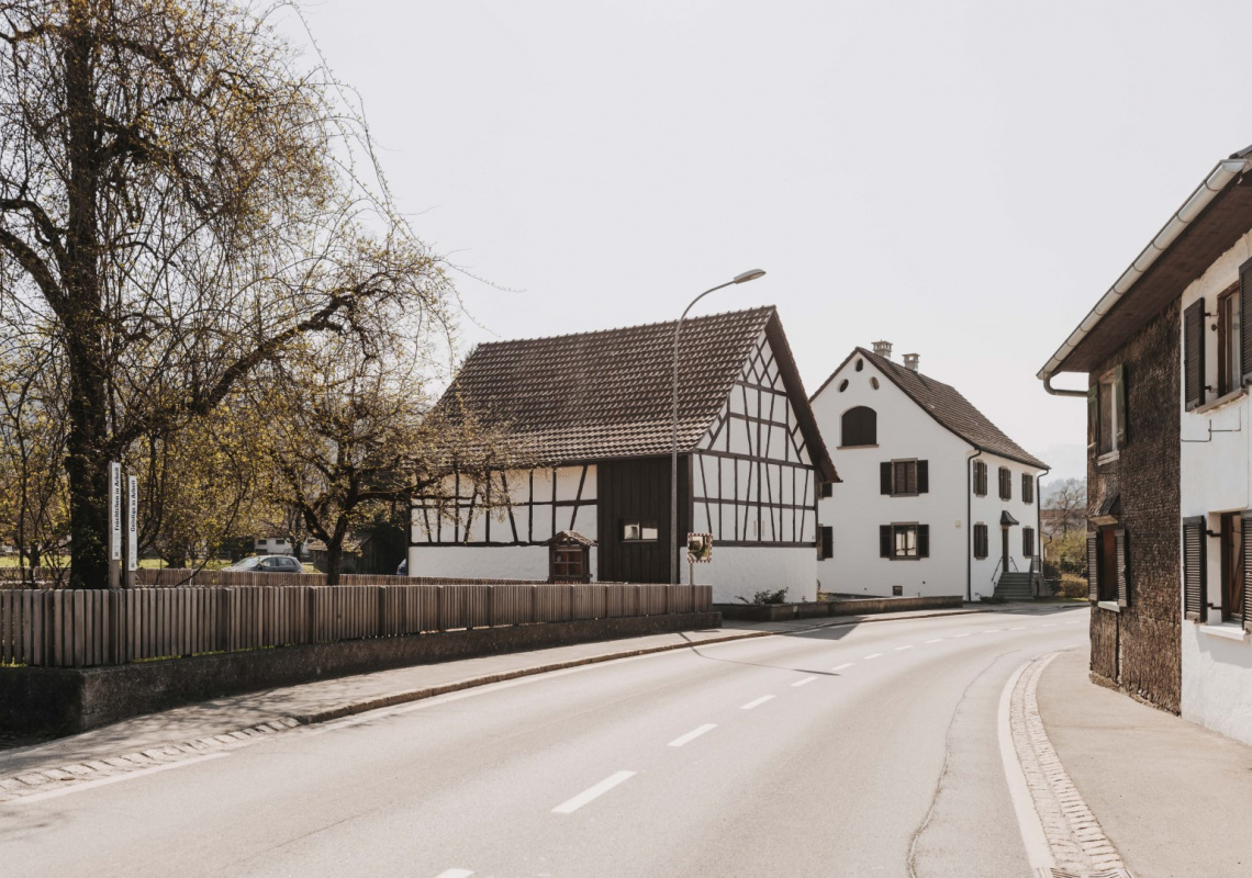 Pfarrheim und Pfarrhaus bilden ein Ensemble