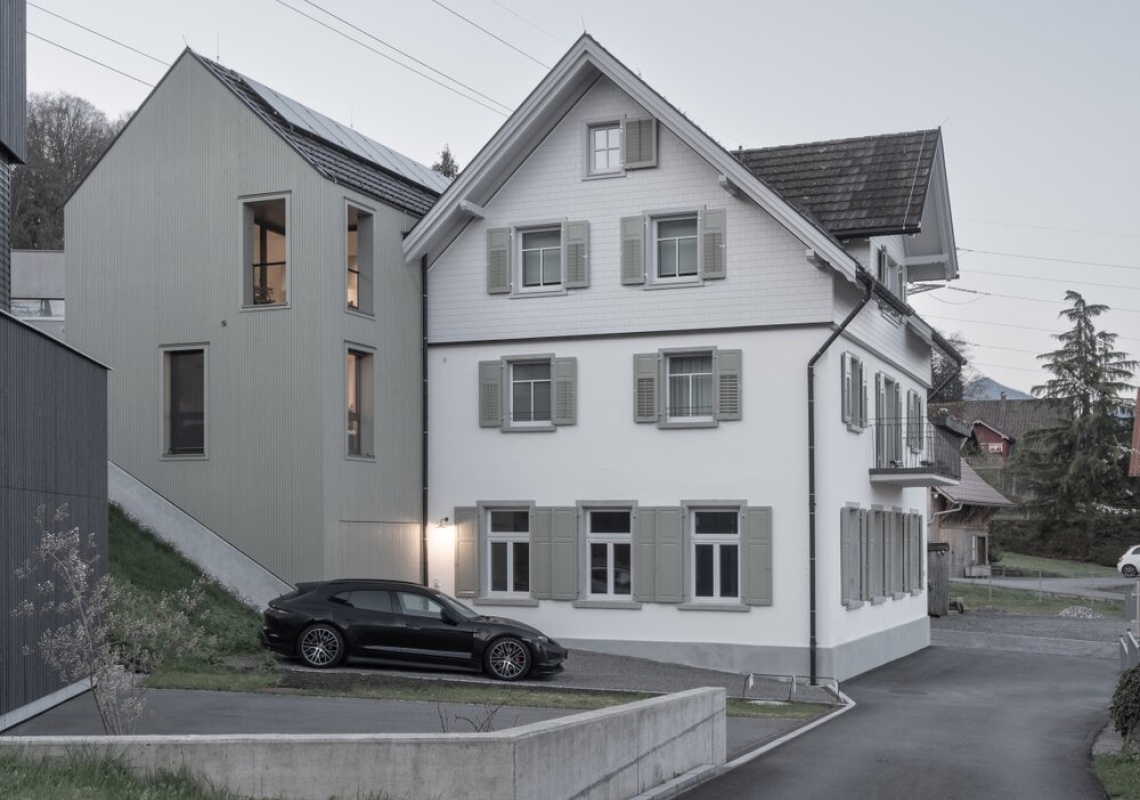Saniertes Haus mit Zubau