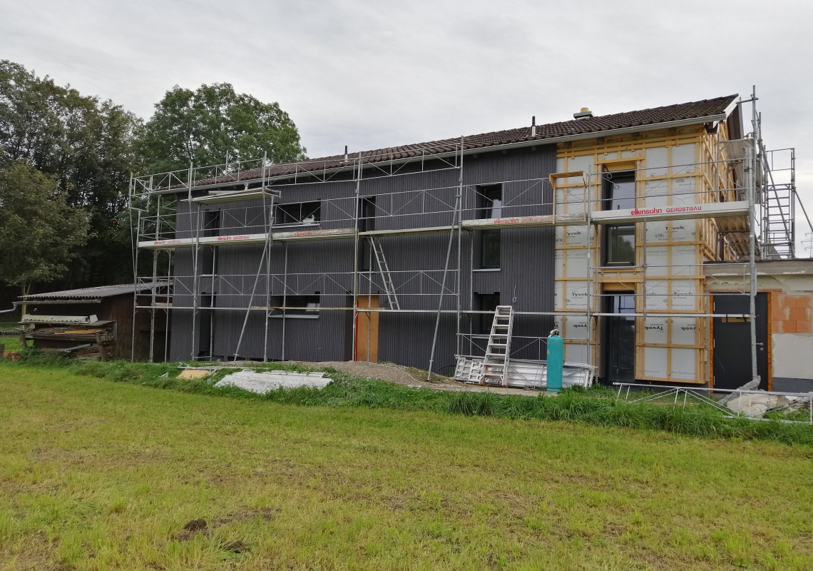 Aufbringung der Holzfassade