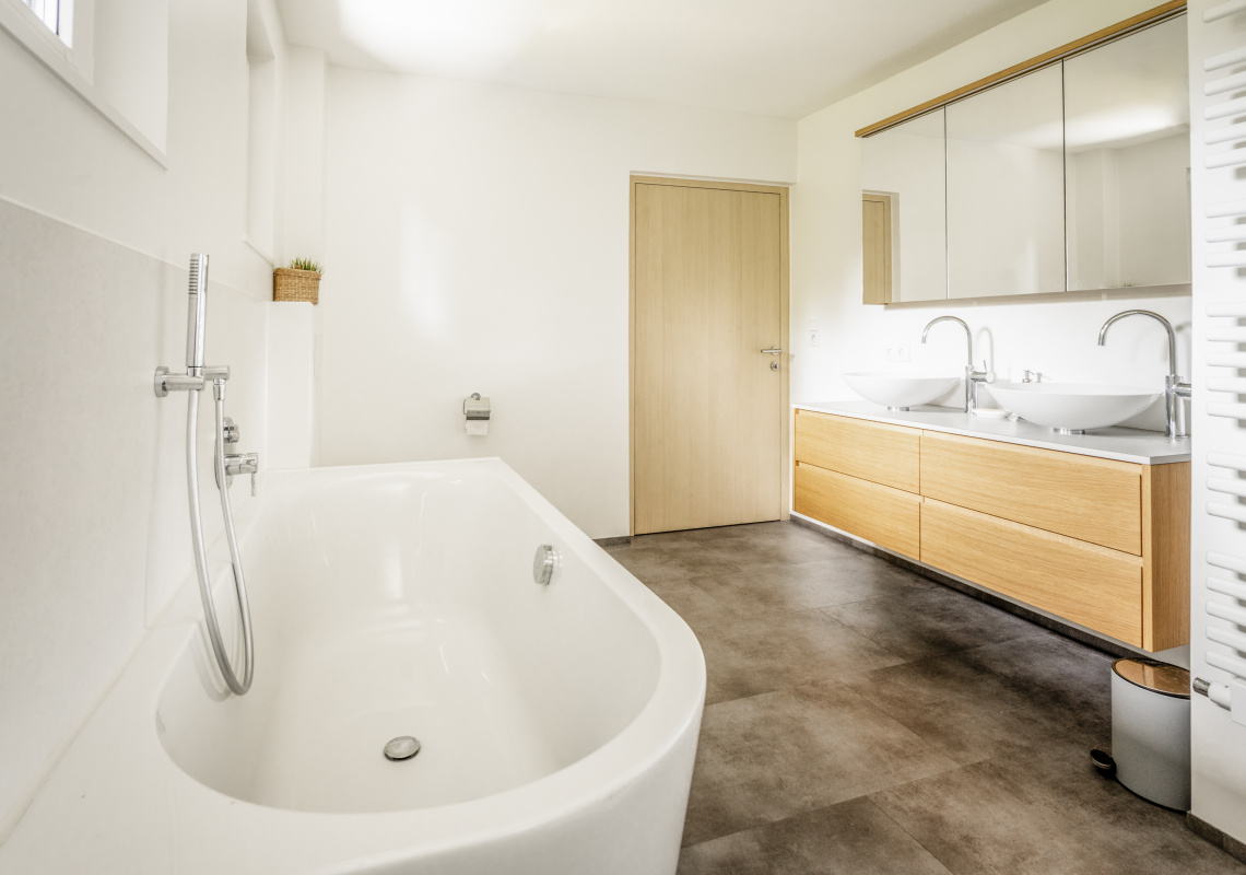 neues, modernes Badezimmer