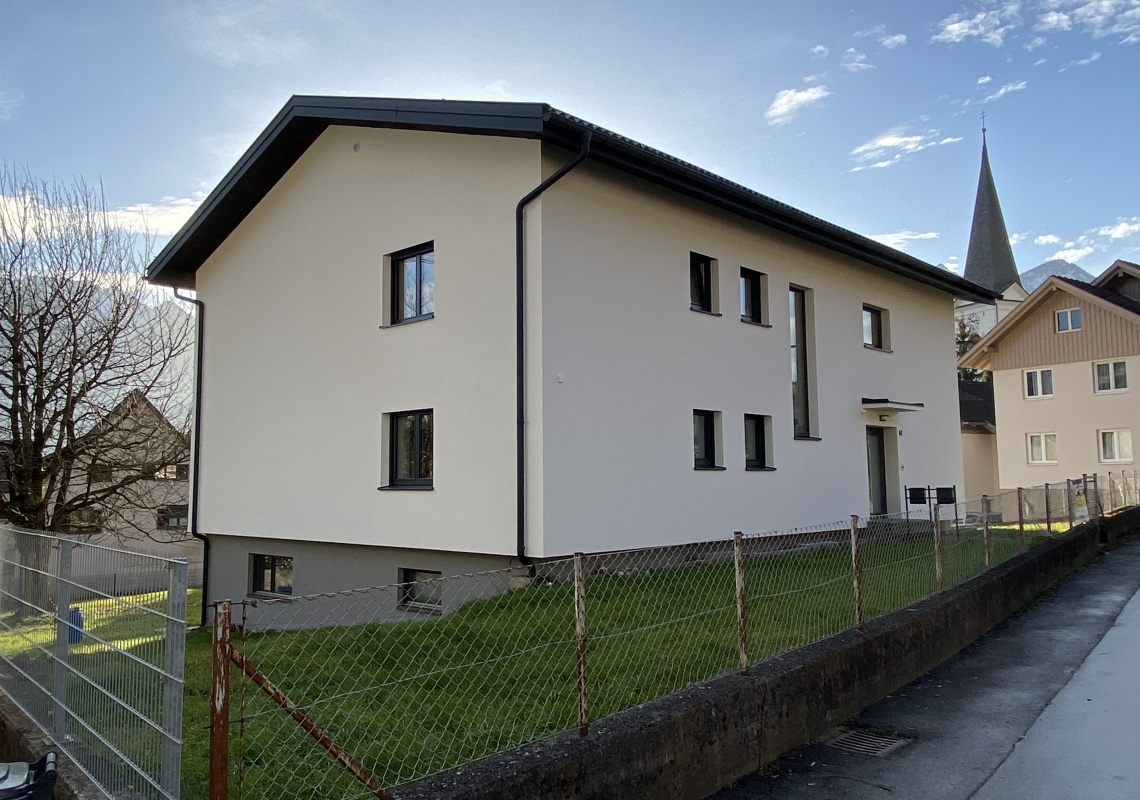 Ansicht straßenseitig nach der Sanierung