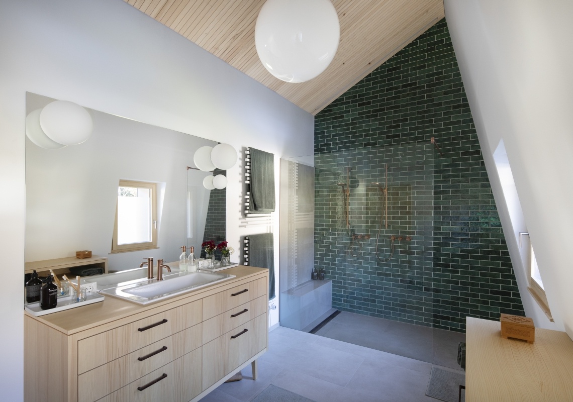 neues Bad im Obergeschoss mit besonderem Design