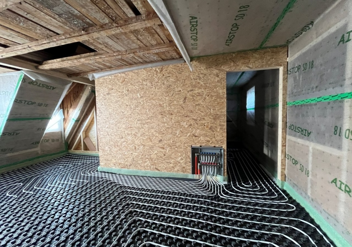 © privat Verlegung der Fußbodenheizung im Obergeschoss