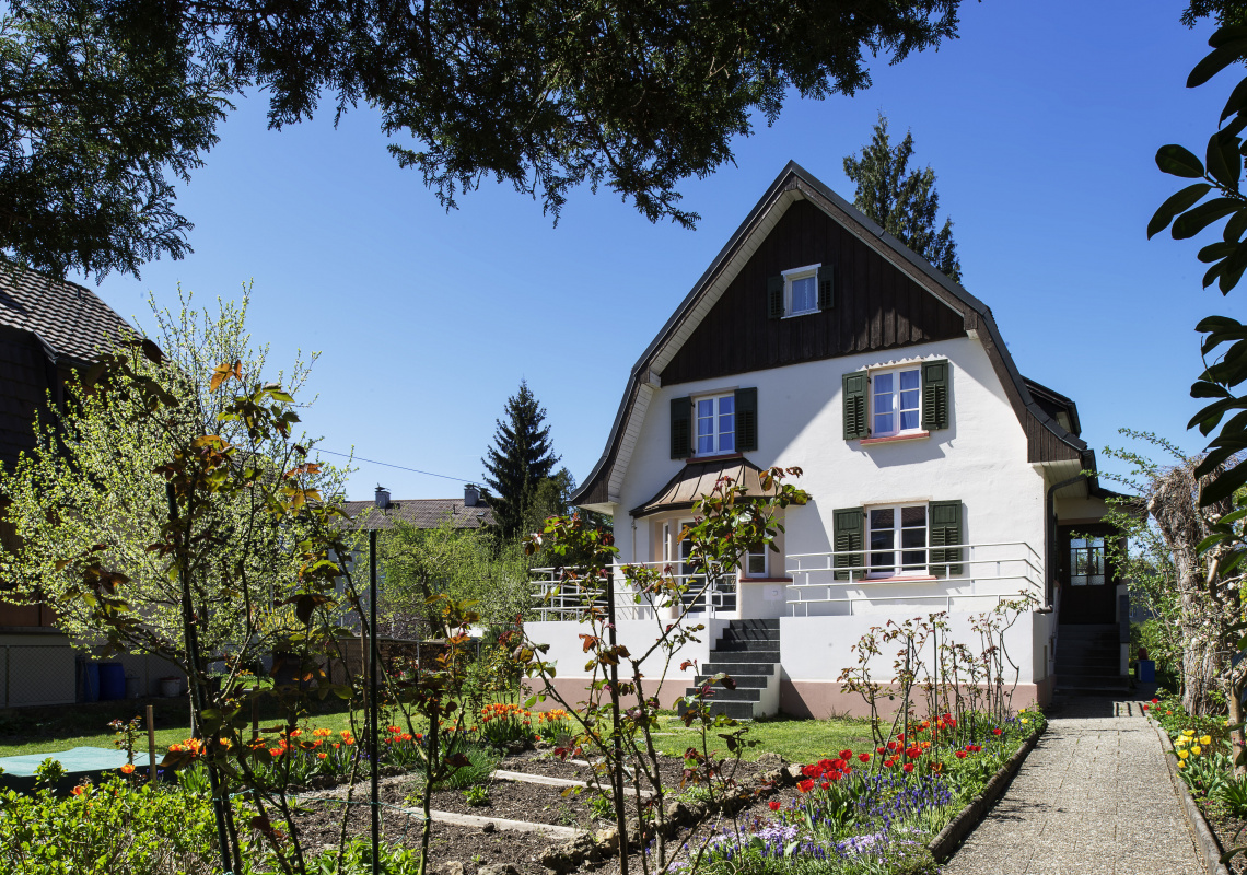 Die neue Terrasse als Zugang zum Garten