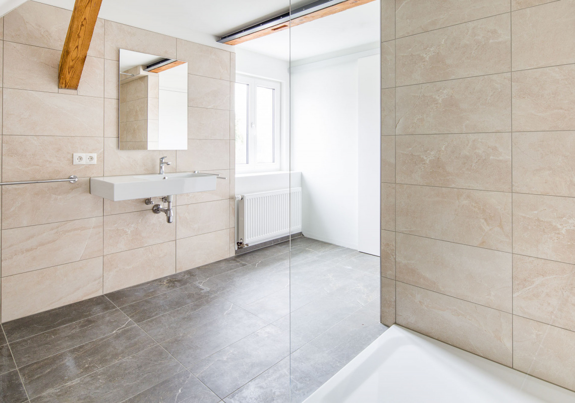 Badezimmer im Dachgeschoss