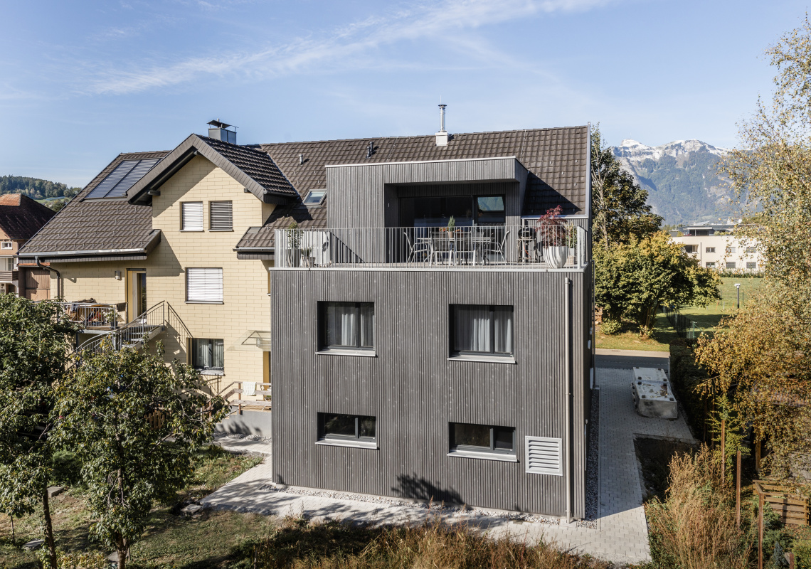 Der Blick auf den Terrassenbereich im Dachraum