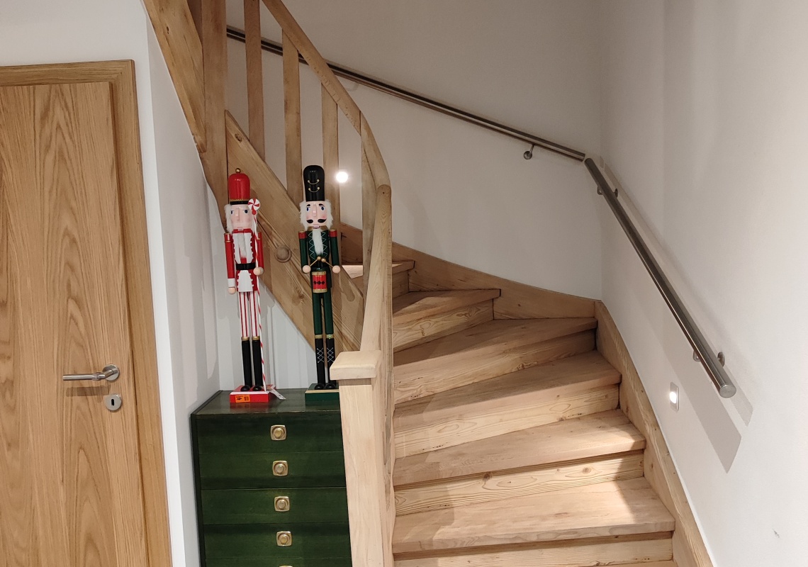© privat Treppenaufgang nach der Sanierung