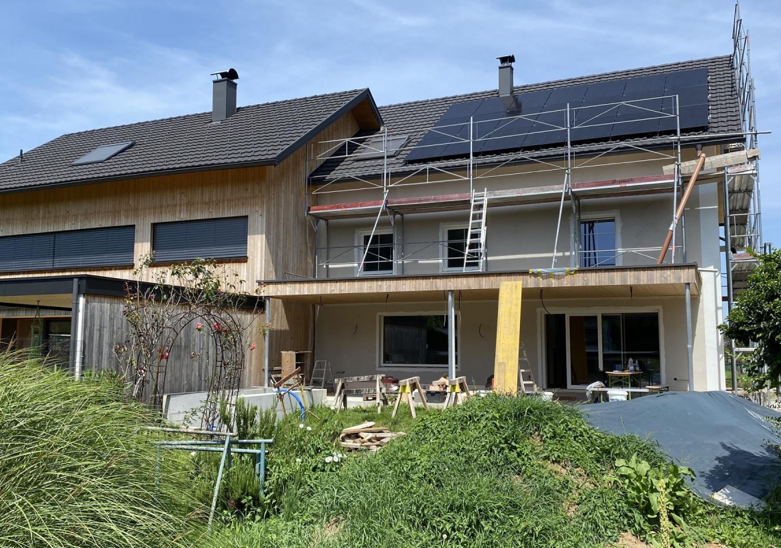 © privat die PV Anlage wird aufgebracht