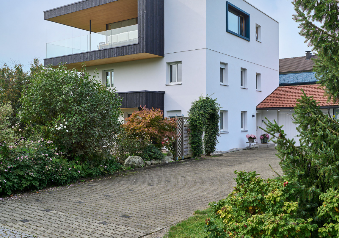 Ansicht straßenseitig nach der Sanierung