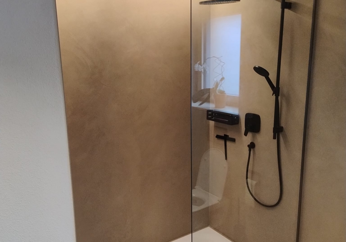 modernes Badezimmer