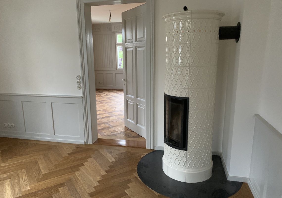 @privat moderner Ofen im Wohnzimmer